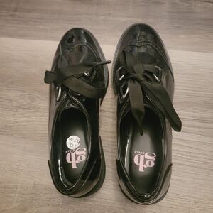 GB Girls Black Size 5 Patent Dress Shoes
